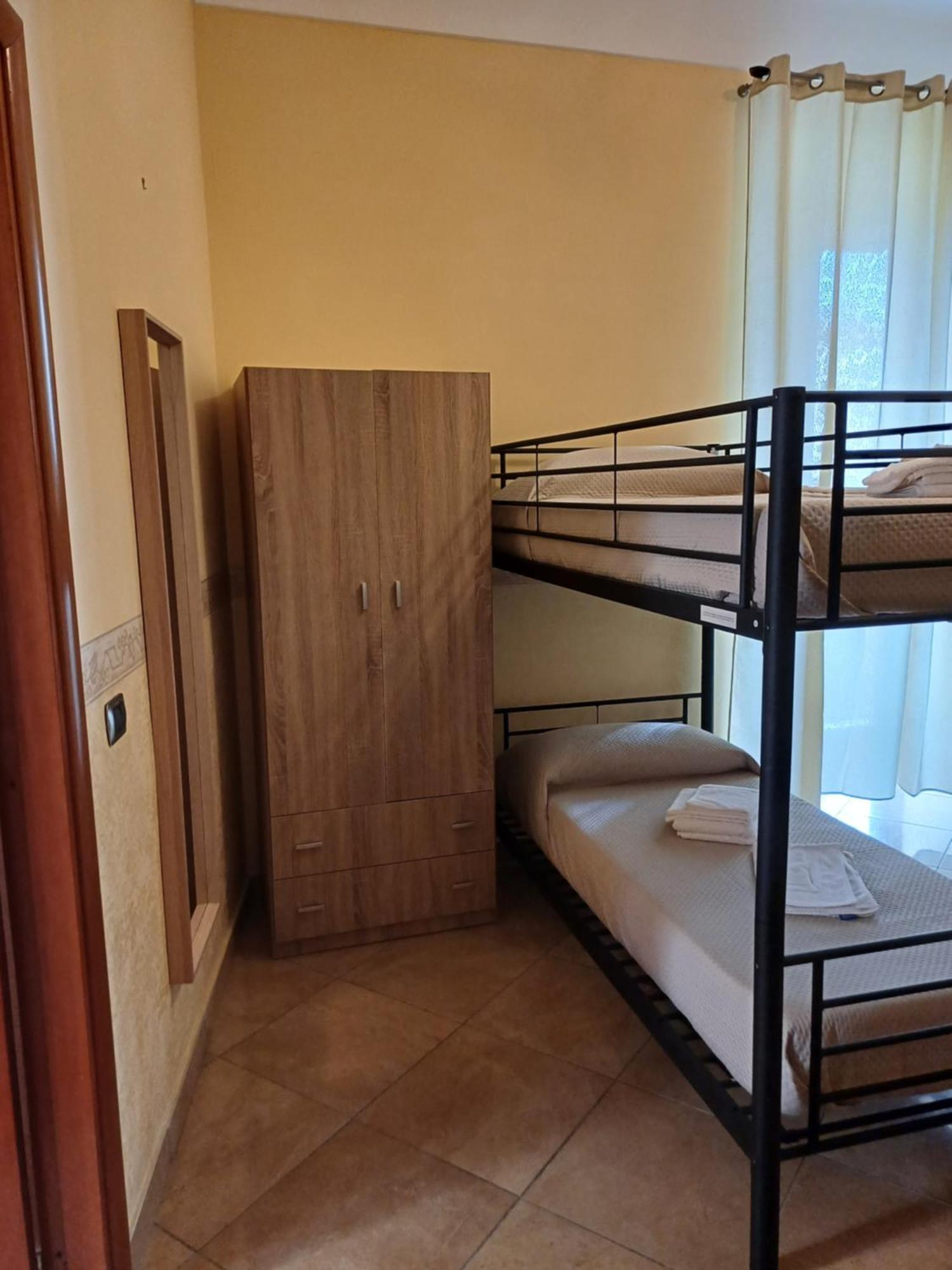 Ostello Napoli Town Bagian luar foto